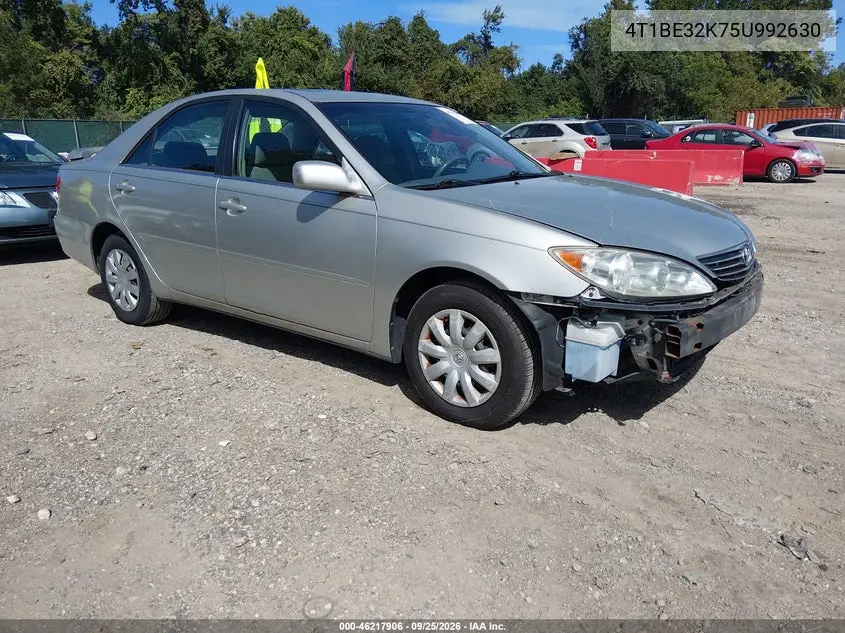 TOYOTA CAMRY 2005, VIN 4T1BE32K75U992630
