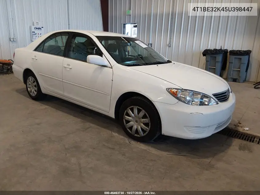 TOYOTA CAMRY 2005, VIN 4T1BE32K45U398447