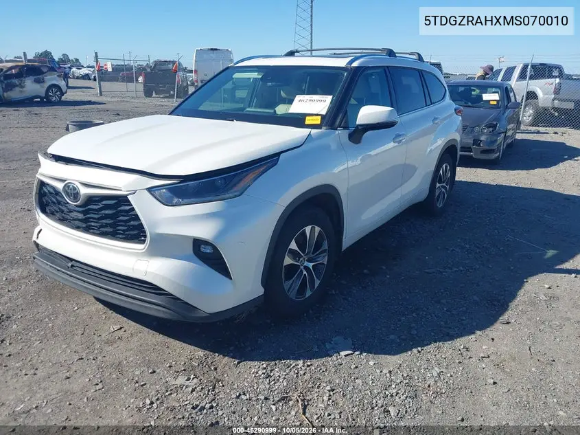 2021 TOYOTA HIGHLANDER VIN 5TDGZRAHXMS070010 — фото 2
