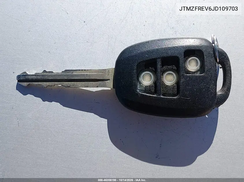 2018 TOYOTA RAV 4 VIN JTMZFREV6JD109703 — фото 11