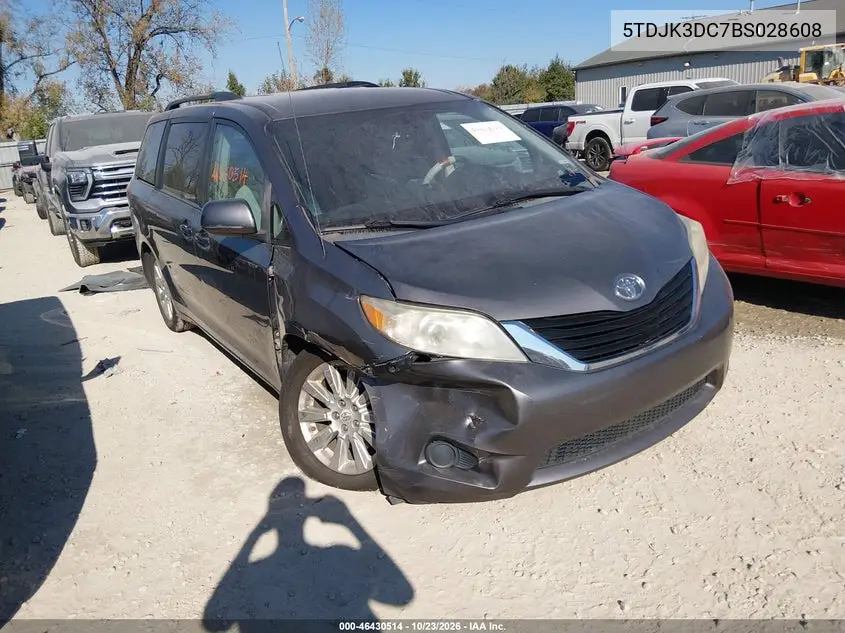 TOYOTA SIENNA 2011, VIN 5TDJK3DC7BS028608