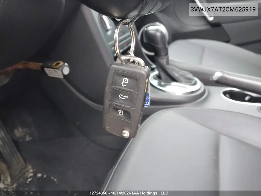 2012 VOLKSWAGEN BEETLE VIN 3VWJX7AT2CM625919 — фото 11
