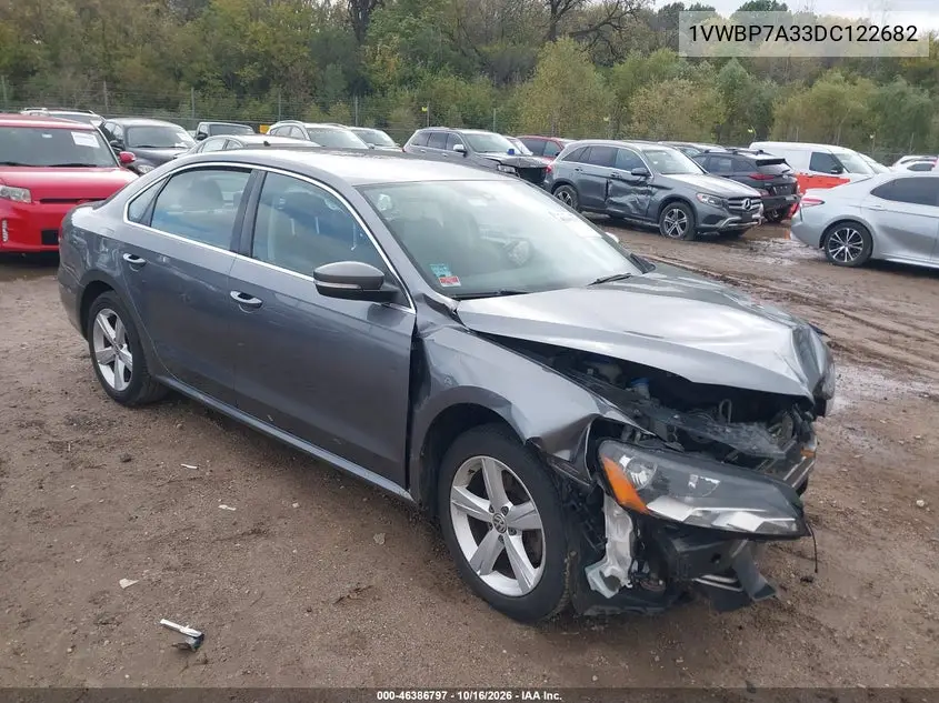 VOLKSWAGEN PASSAT 2013, VIN 1VWBP7A33DC122682