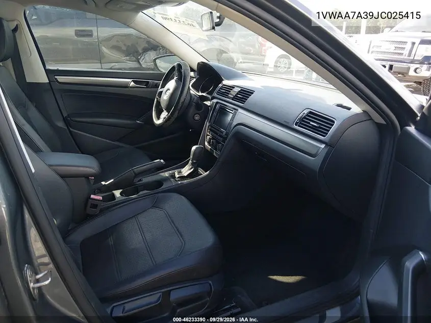 2018 VOLKSWAGEN PASSAT VIN 1VWAA7A39JC025415 — фото 5