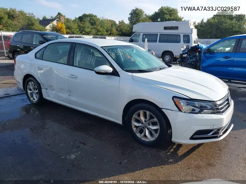 VOLKSWAGEN PASSAT 2018, VIN 1VWAA7A33JC029587